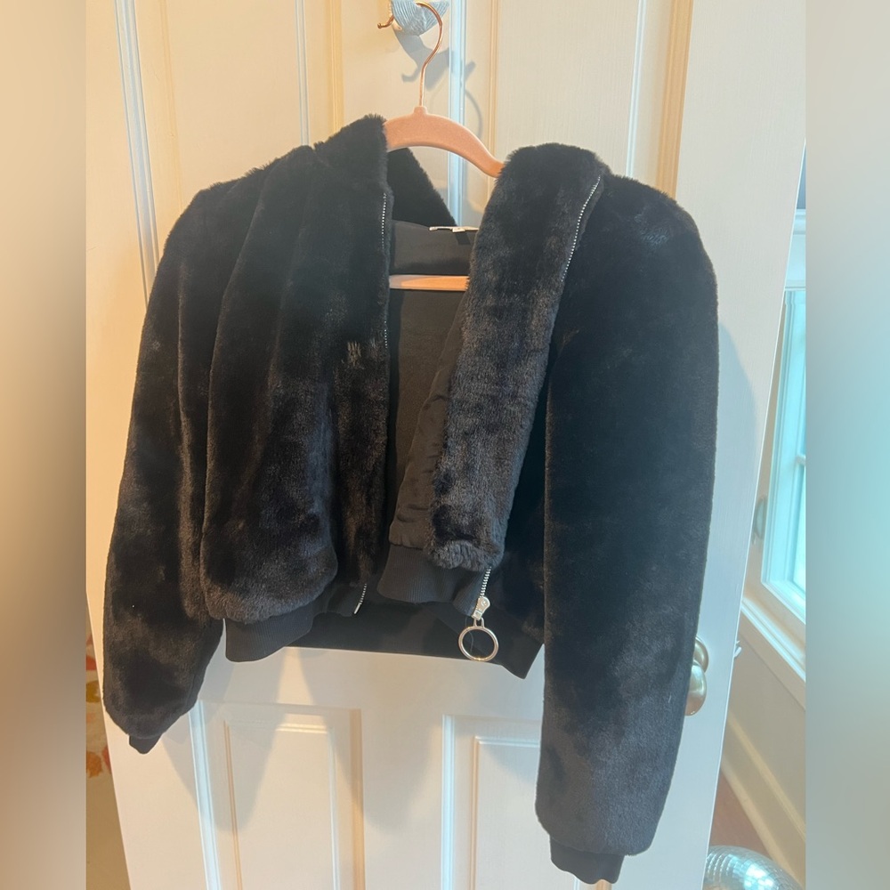 Cropped black By The Way fur hoodie